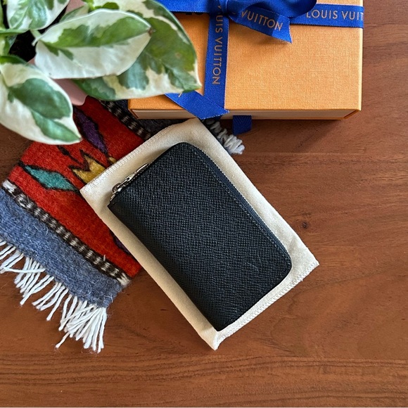 Louis Vuitton Zippy Coin Purse pouch Vertical Taiga Leather M30511 Box, dustbag - Picture 2 of 16